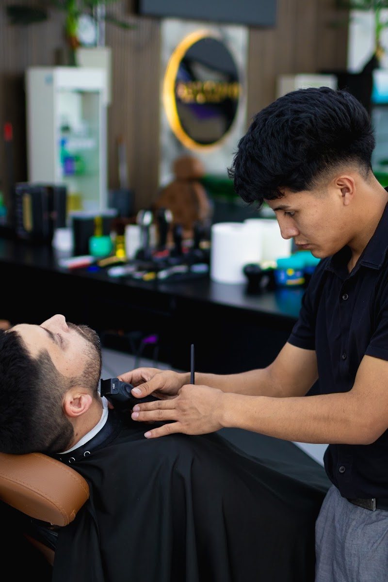 Ritual de barba con navaja y paños calientes en Better Barber Club
