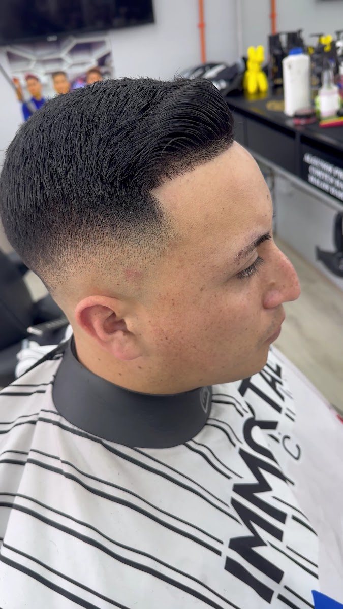 Corte de cabello con degradado hecho en Better Barber Club